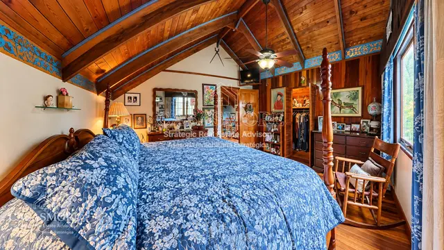 VENTA CASA + APARTAMENTO ESTILO CHALET SUIZO | 423 M² | EN EL CORAZÓN DE LOS ÁNGELES, SAN RAFAEL DE HEREDIA