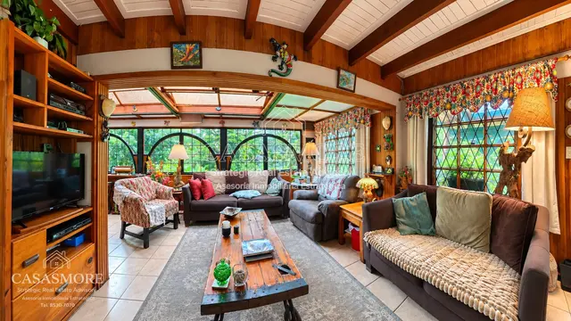 VENTA CASA + APARTAMENTO ESTILO CHALET SUIZO | 423 M² | EN EL CORAZÓN DE LOS ÁNGELES, SAN RAFAEL DE HEREDIA